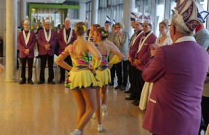 Beim närrischen Treiben im Uniklinikum Würzburg durften auch Tanzeinlagen nicht fehlen