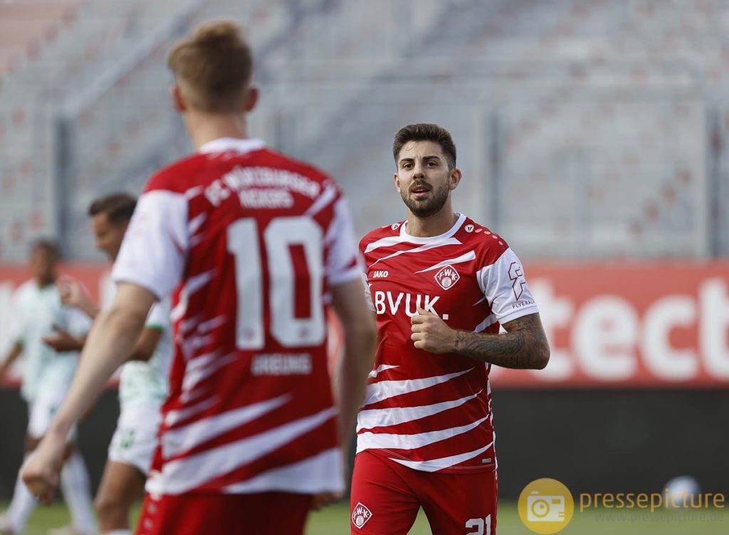 Fussball, Testspiel, Saison 2021 2022, FC Wuerzburger Kickers – SpVgg Greuther Fuerth