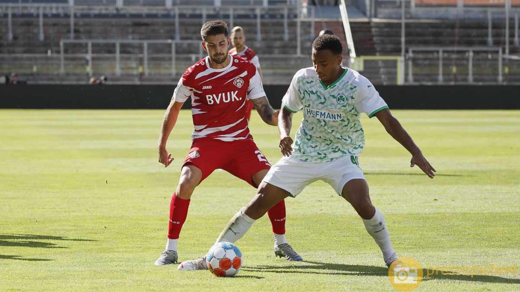 Fussball, Testspiel, Saison 2021 2022, FC Wuerzburger Kickers – SpVgg Greuther Fuerth