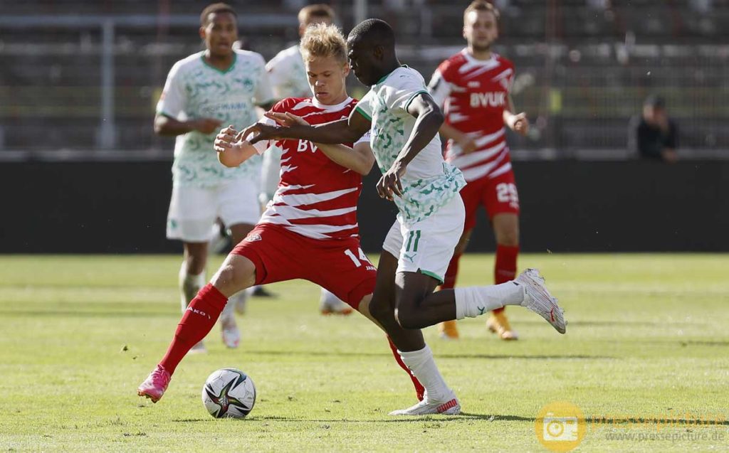 Fussball, Testspiel, Saison 2021 2022, FC Wuerzburger Kickers – SpVgg Greuther Fuerth