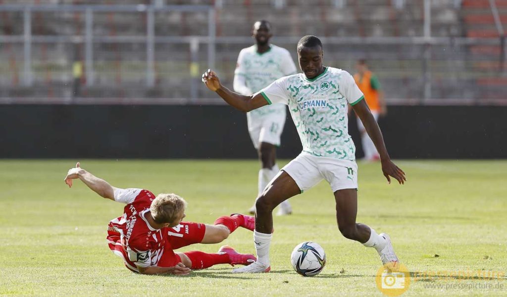 Fussball, Testspiel, Saison 2021 2022, FC Wuerzburger Kickers – SpVgg Greuther Fuerth