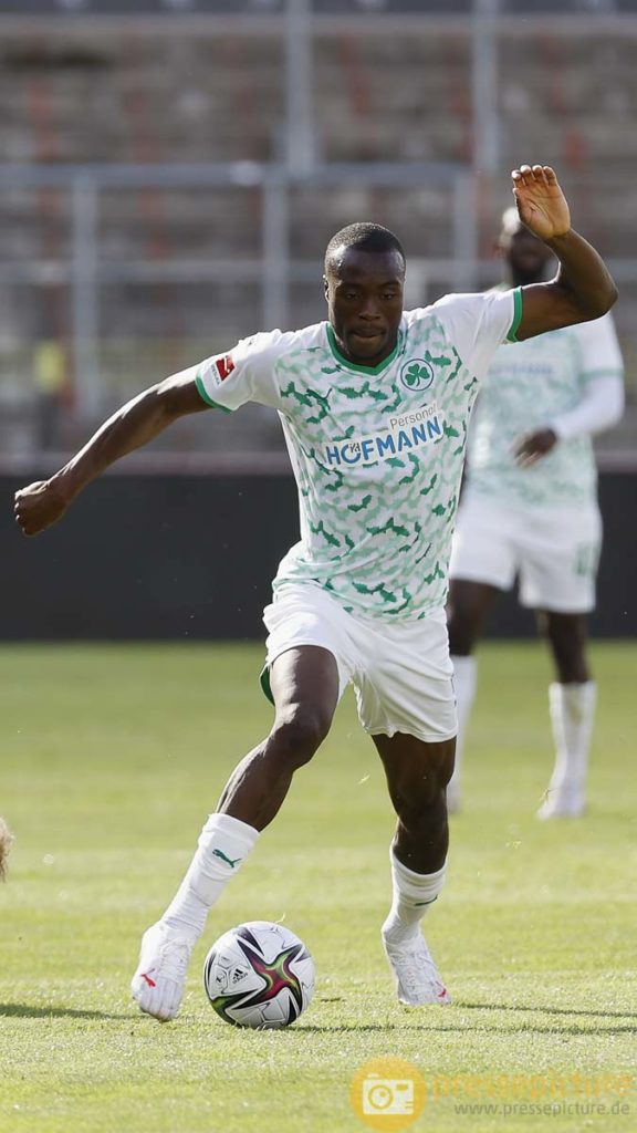 Fussball, Testspiel, Saison 2021 2022, FC Wuerzburger Kickers – SpVgg Greuther Fuerth