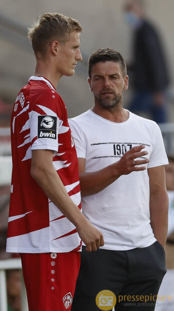 Fussball, Testspiel, Saison 2021 2022, FC Wuerzburger Kickers – SpVgg Greuther Fuerth